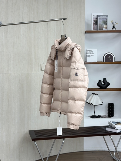 ハイクオリティダウンジャケット背面デザイン